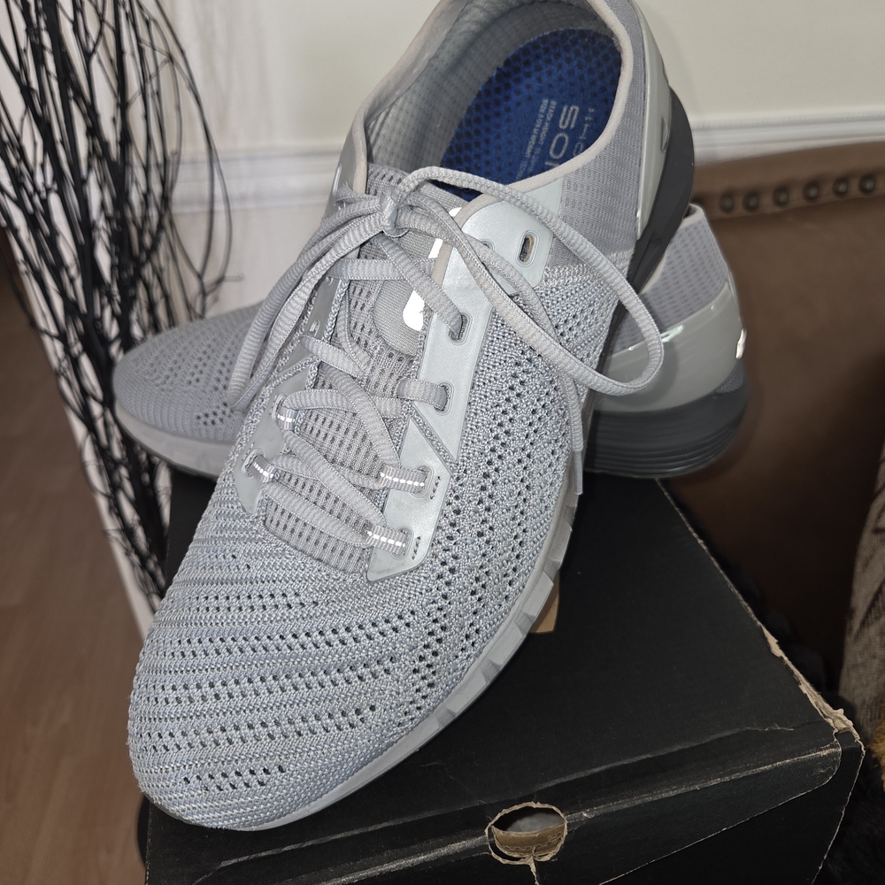 Under Armour Men's Light Gray Sneakers